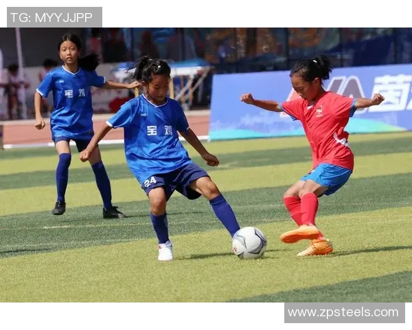 青春拼搏中学足球赛激情对决展现团队精神与竞技风采